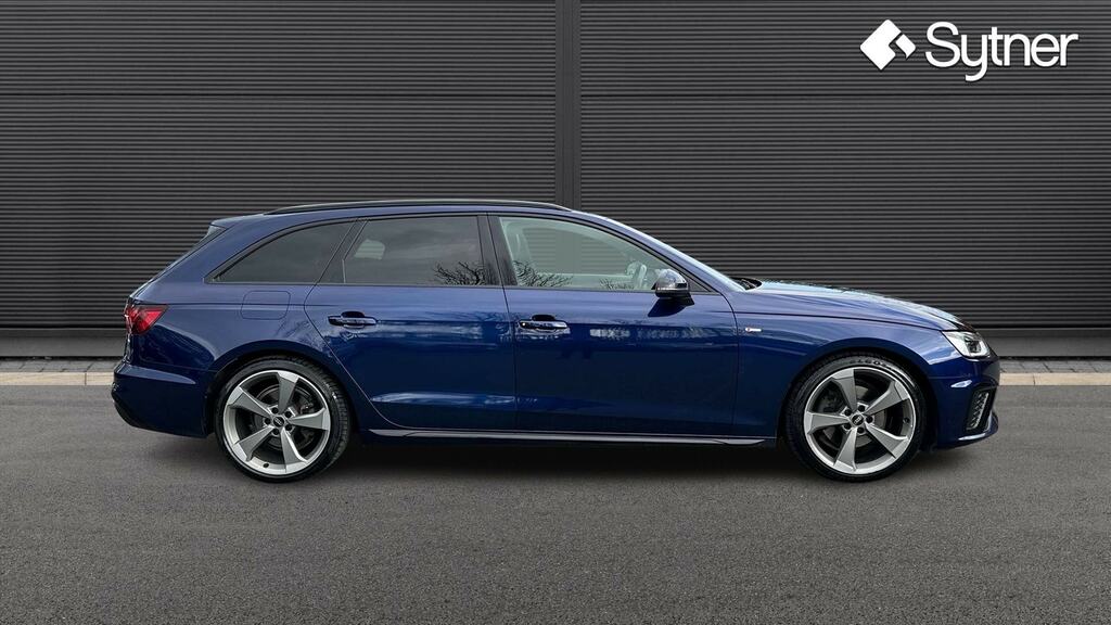 Audi A4 Avant 35 Tdi Black Edition S Tronic NX22SWY Blue #4