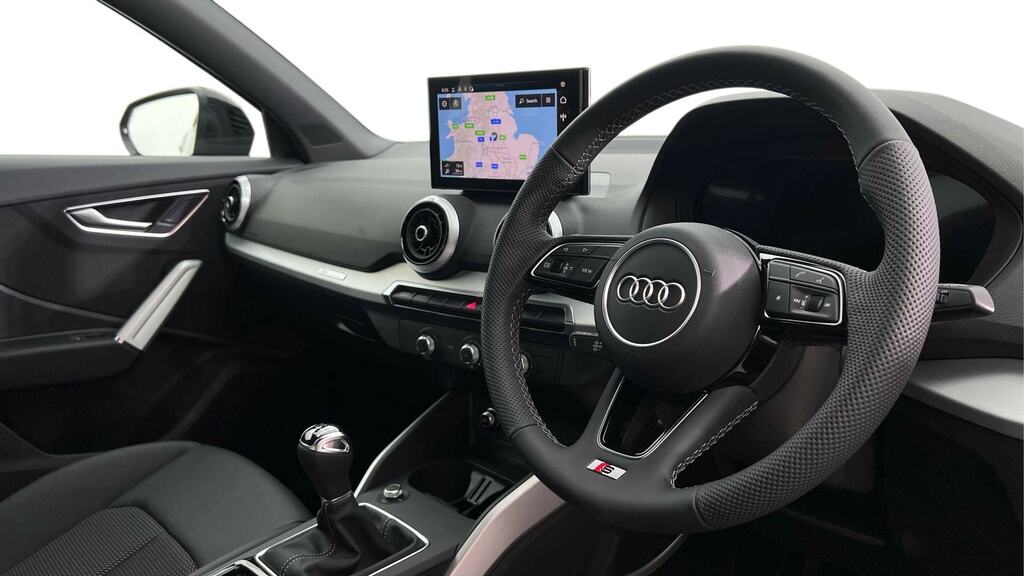 Audi Q2 35 Tfsi S Line FP26CVF Black #6