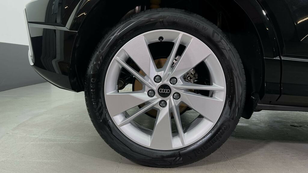 Audi Q2 35 Tfsi S Line FP26CVF Black #5