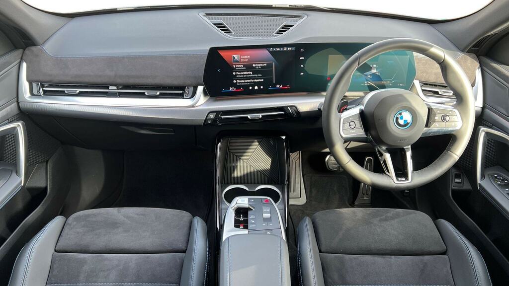 BMW iX2 150Kw Edrive20 Shadow Edition 65Kwh CK26YWY Black #4