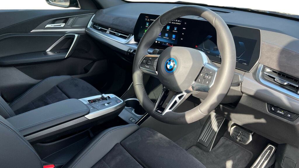 BMW iX2 150Kw Edrive20 Shadow Edition 65Kwh CK26YWY Black #6