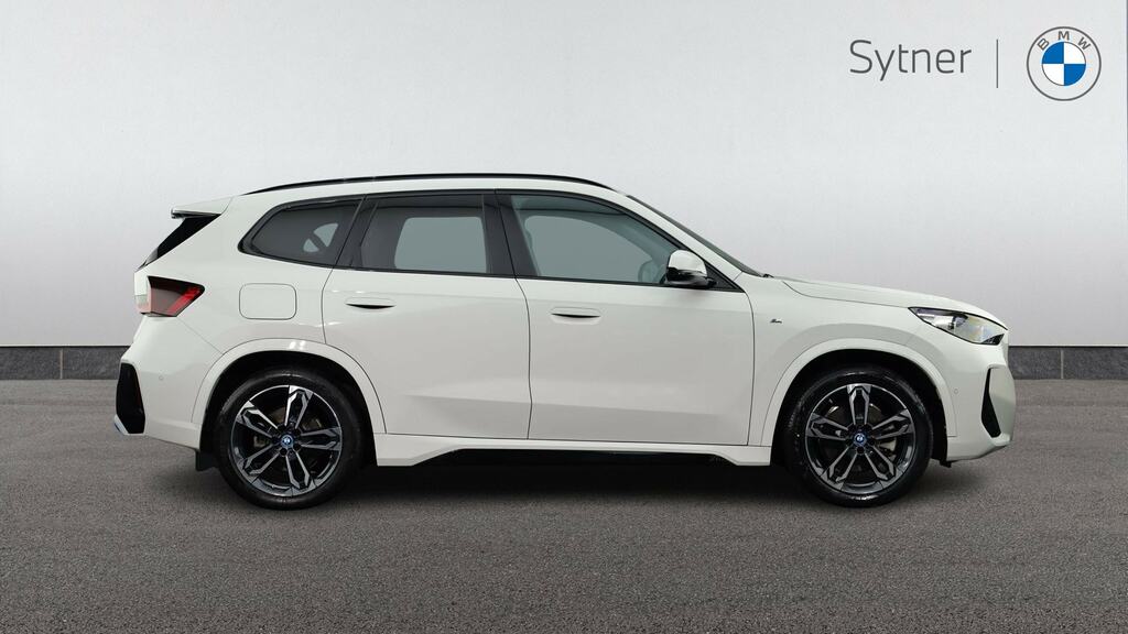 BMW iX1 230Kw Xdrive30 M Sport 65Kwh YE73ZNH White #3