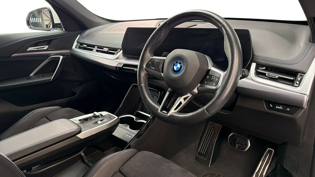 BMW iX1 230Kw Xdrive30 M Sport 65Kwh YE73ZNH White #6