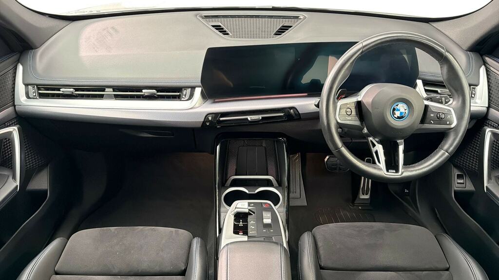 BMW iX1 230Kw Xdrive30 M Sport 65Kwh YE73ZNH White #4