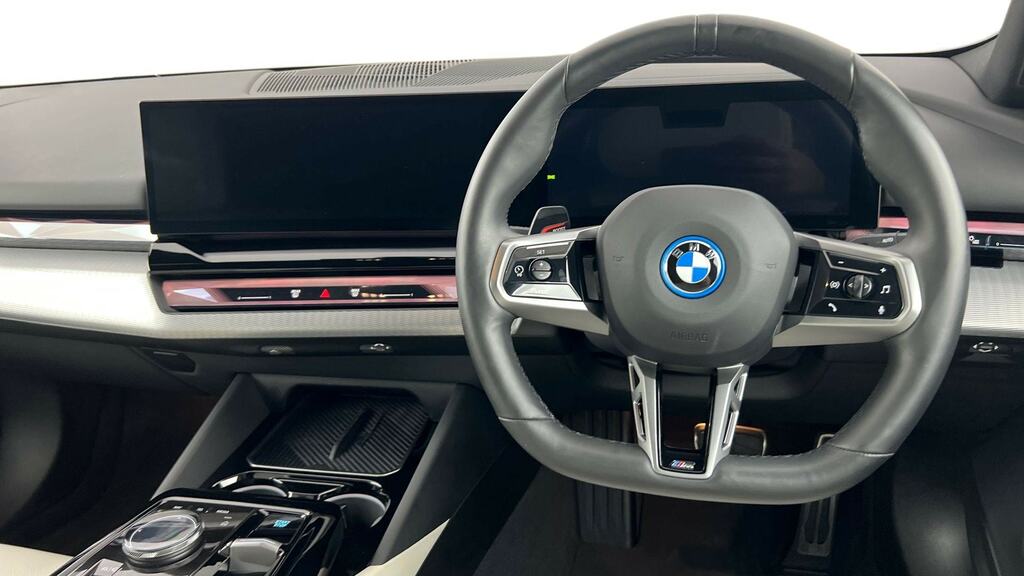 BMW i5 250Kw Edr40 M Sport 84Kwh Techcmf22kw YG25EOS Grey #5