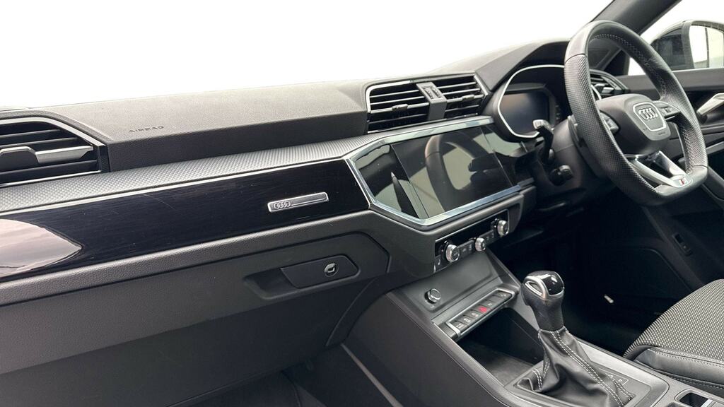 Audi Q3 35 Tfsi Black Edition S Tronic Cs Pack YC23WZS White #2