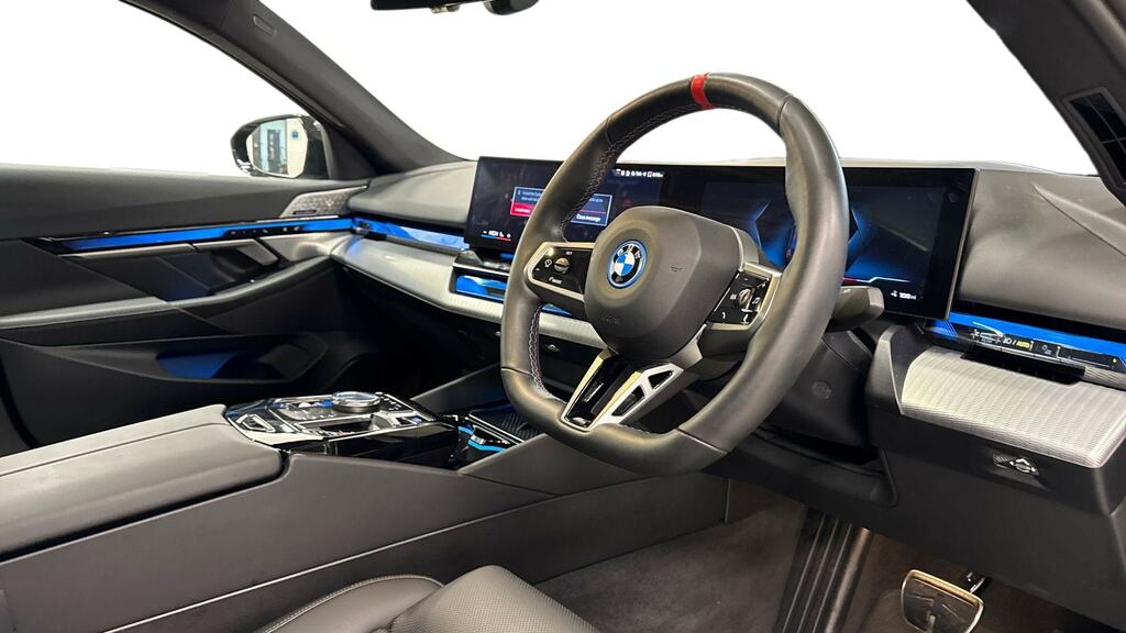 BMW i5 442Kw M60 Xdrive 84Kwh YF74RBX Black #6