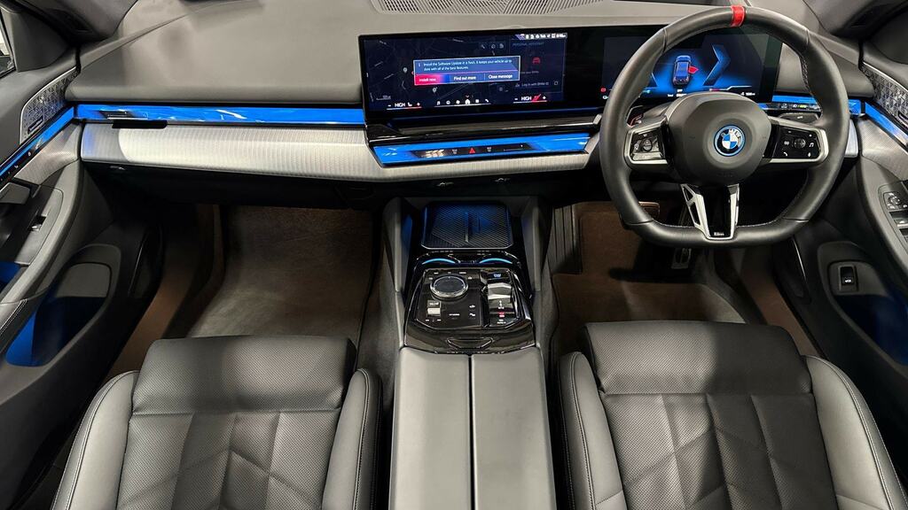 BMW i5 442Kw M60 Xdrive 84Kwh YF74RBX Black #4