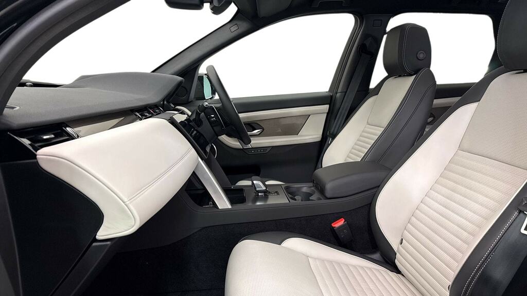Land Rover Discovery Sport 1.5 P270e Metropolitan 5 Seat Black #3