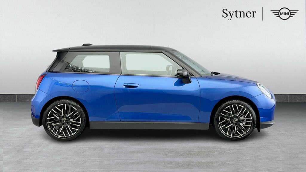Mini Hatch 135Kw E Exclusive 41Kwh OW74UKF Blue #3
