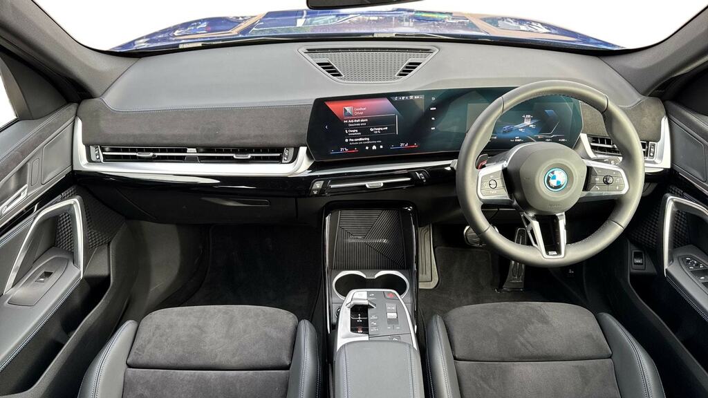 BMW iX1 150Kw Edrive20 Shadow Edition 65Kwh CK26URL Blue #4