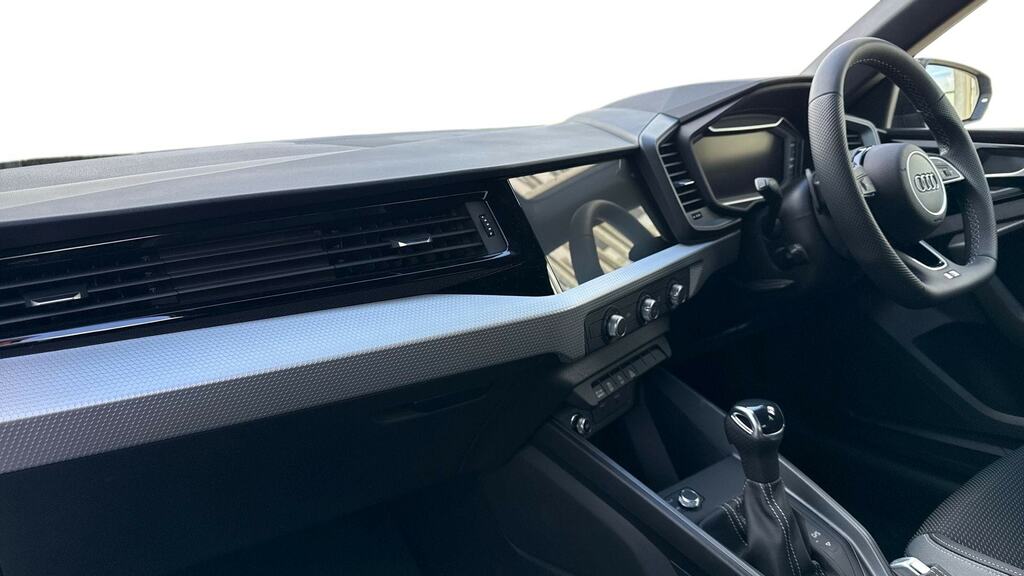 Audi A1 30 Tfsi Black Edition S Tronic YK26GNF Blue #2