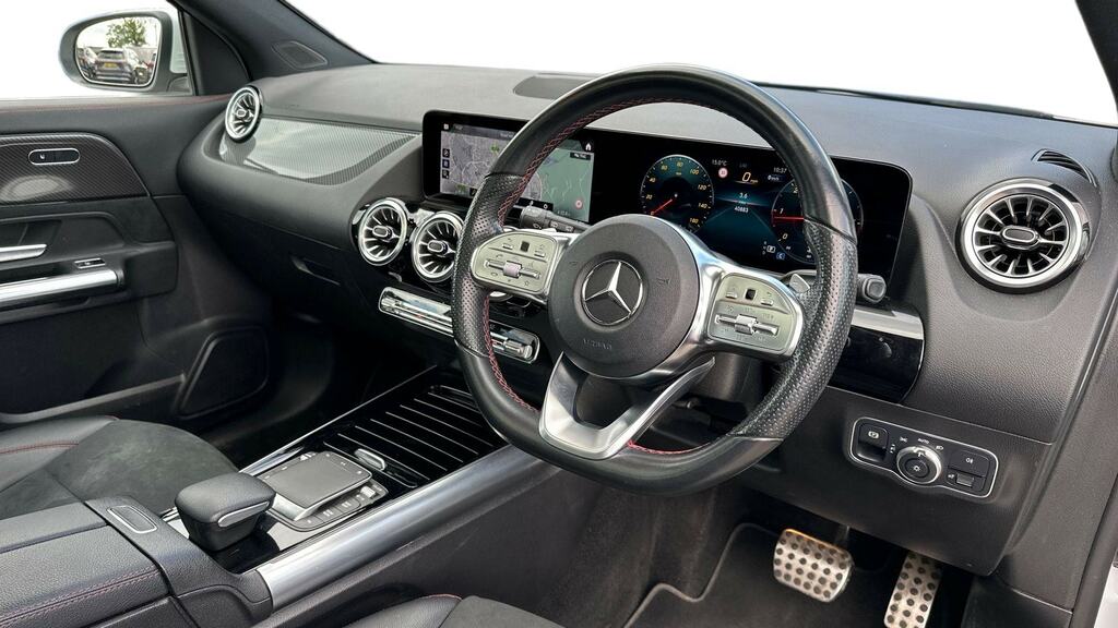 Mercedes-Benz GLA Class Gla 220D 4Matic Amg Line Premium Plus KM22FWR White #3