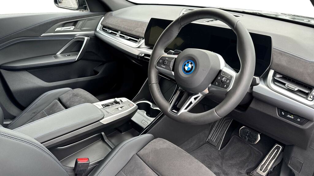 BMW iX2 150Kw Edrive20 Shadow Edition 65Kwh CN26NYL Black #6