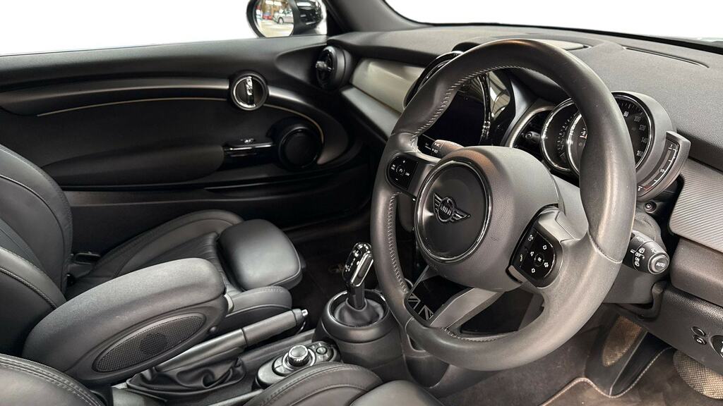 Mini Hatch 1.5 Cooper Exclusive Premium EN72GKO Black #6