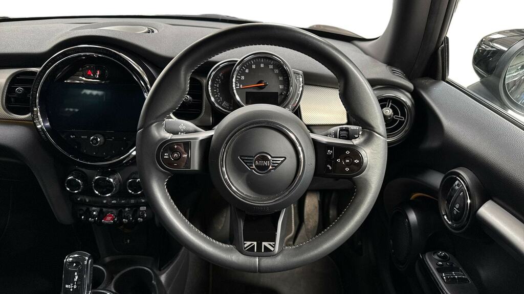 Mini Hatch 1.5 Cooper Exclusive Premium EN72GKO Black #5