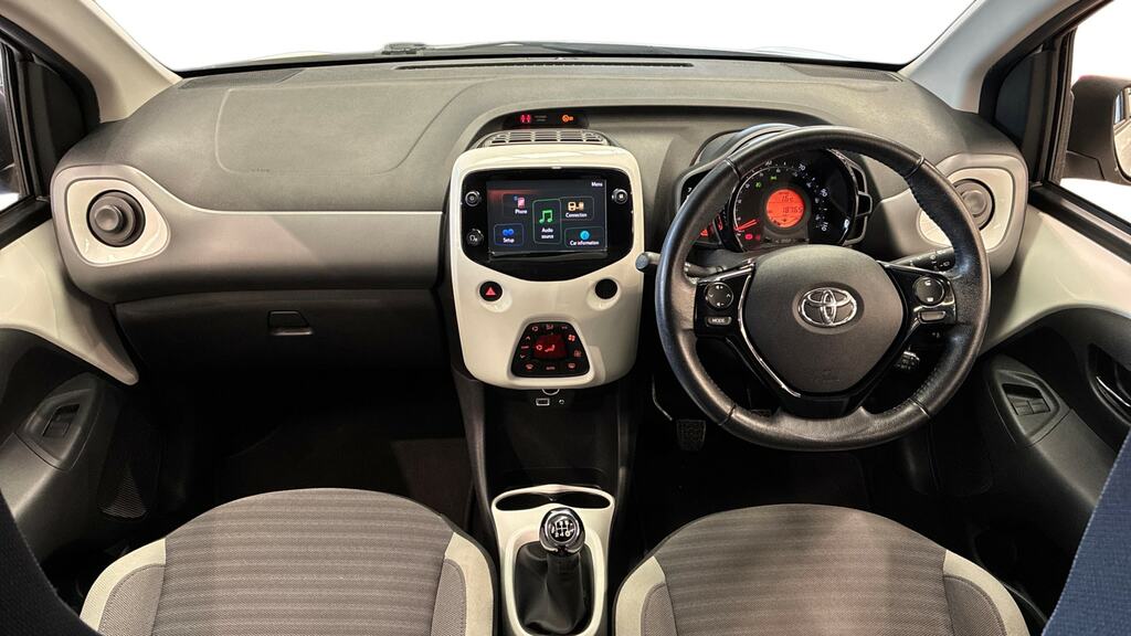 Toyota Aygo 1.0 Vvt-i X-trend DY19VRD White #6