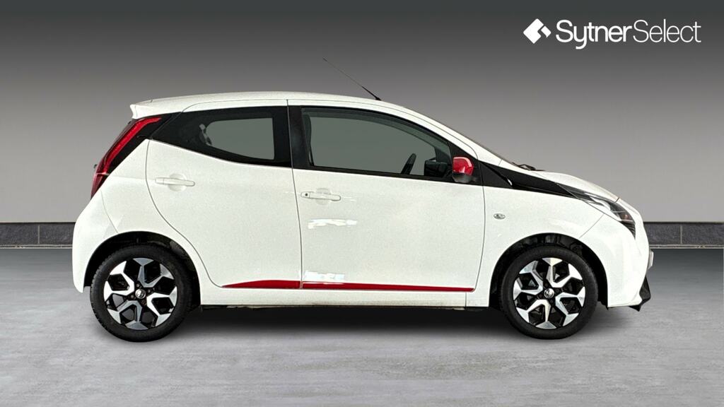 Toyota Aygo 1.0 Vvt-i X-trend DY19VRD White #3