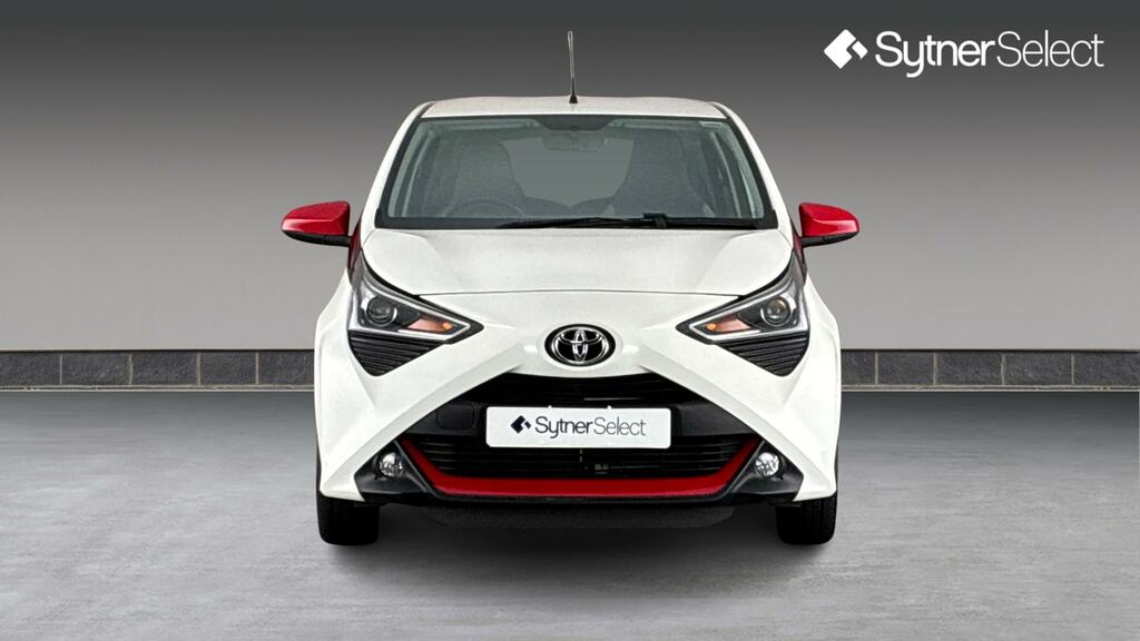 Toyota Aygo 1.0 Vvt-i X-trend DY19VRD White #4