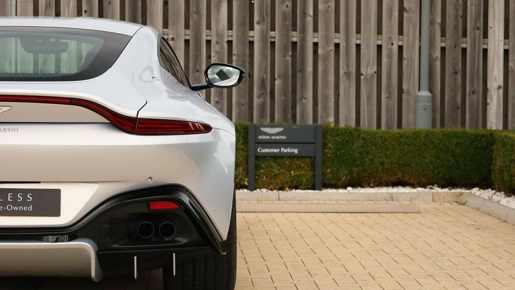 Aston Martin V8 Vantage V8 Silver #33
