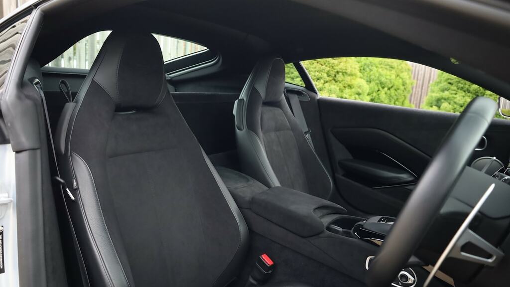 Aston Martin V8 Vantage V8 Silver #16