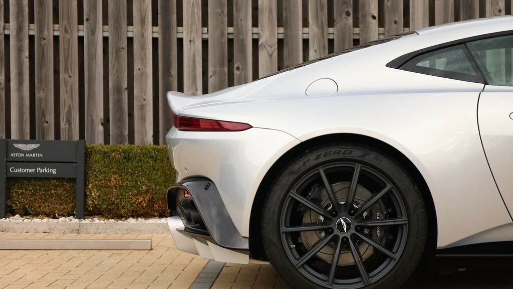 Aston Martin V8 Vantage V8 Silver #28