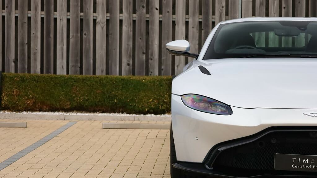 Aston Martin V8 Vantage V8 Silver #19