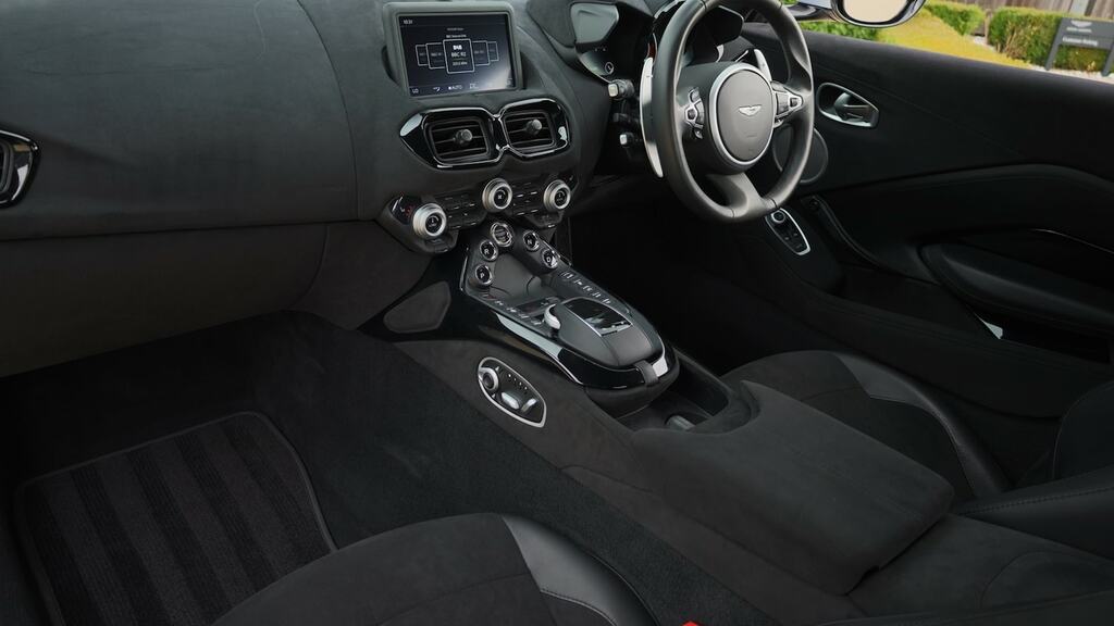 Aston Martin V8 Vantage V8 Silver #10