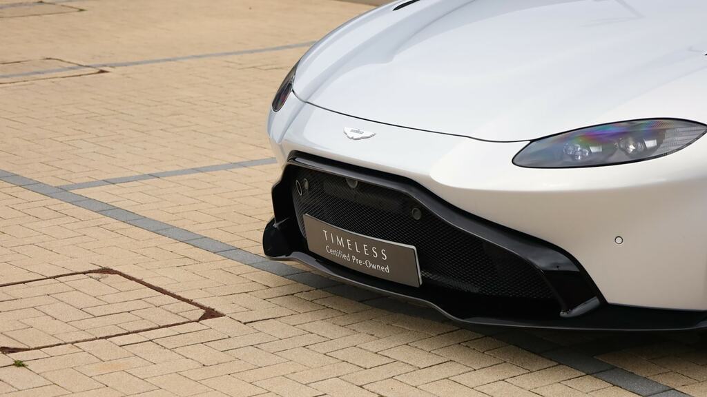 Aston Martin V8 Vantage V8 Silver #22