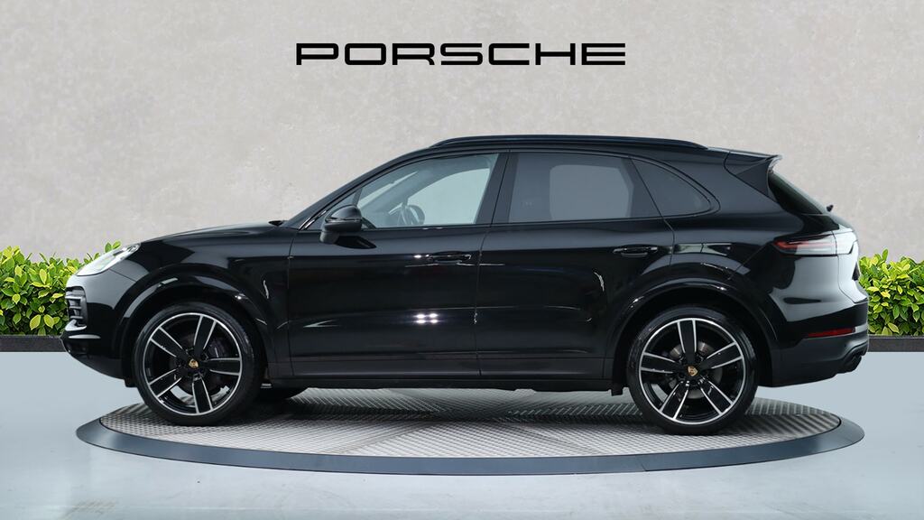 Porsche Cayenne Platinum Edition Tiptronic S NC23XGE Black #4