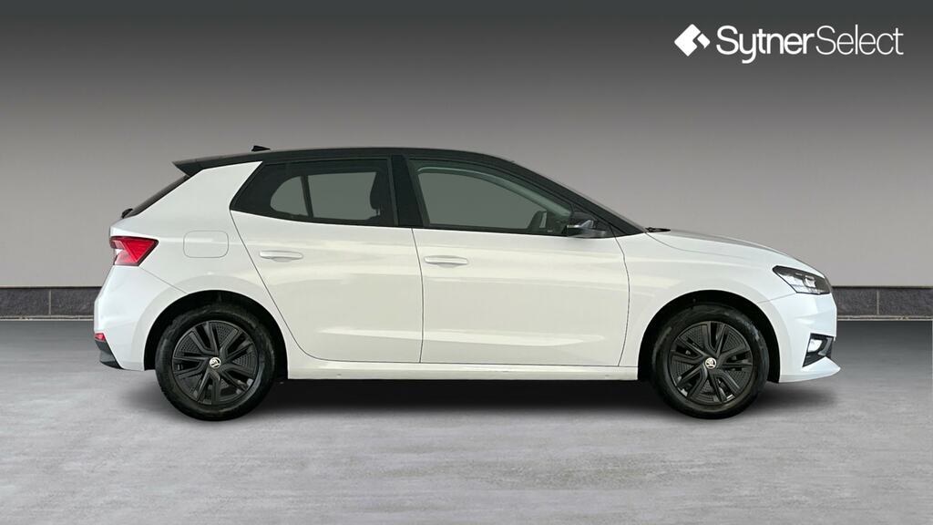Skoda Fabia 1.0 Mpi 80 Colour Edition FD24GFA White #3