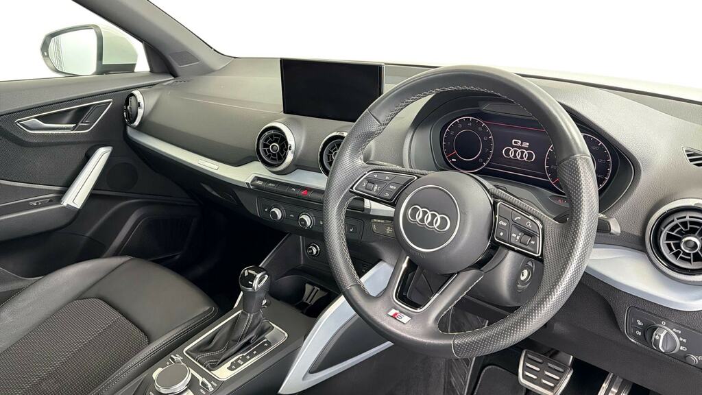 Audi Q2 35 Tfsi S Line S Tronic Cs RE21JYT White #6