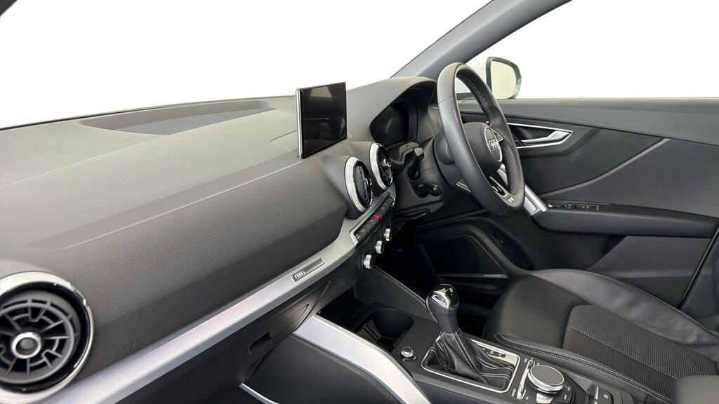Audi Q2 35 Tfsi S Line S Tronic Cs RE21JYT White #2