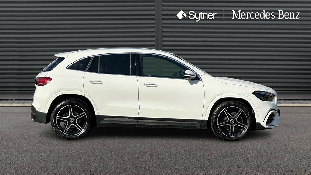 Mercedes-Benz GLA Class Gla 200 Amg Line Executive HV75GWM White #4