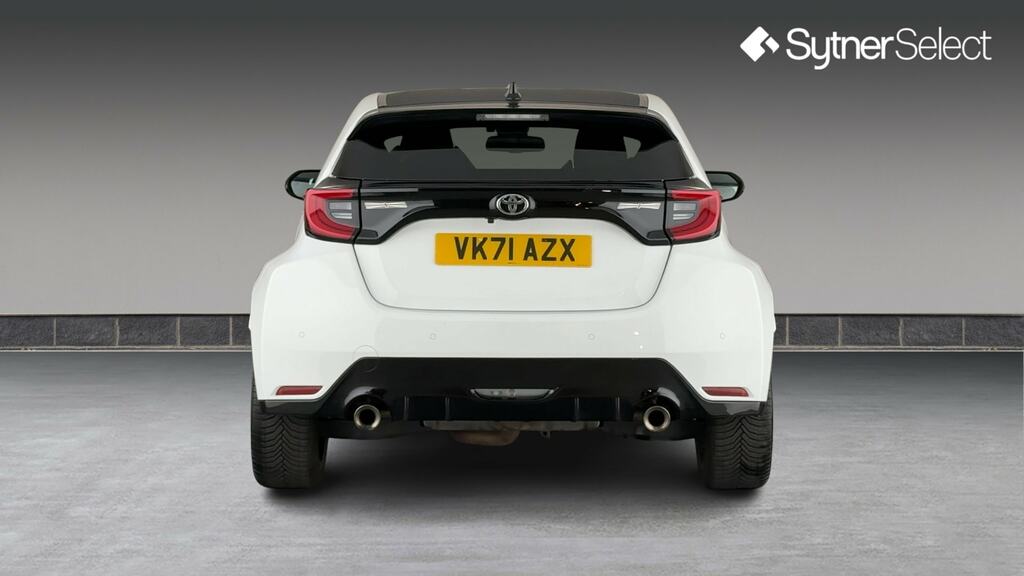 Toyota Yaris 1.6 Awd Convenience Pack VK71AZX White #5