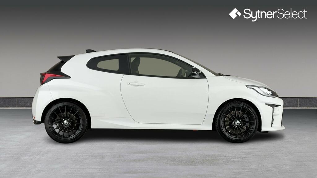 Toyota Yaris 1.6 Awd Convenience Pack VK71AZX White #3