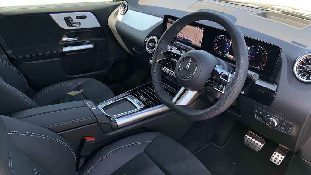 Mercedes-Benz GLA Class Gla 220D 4Matic Amg Line Premium Plus KM75YDY Black #3