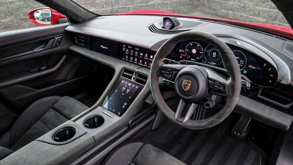 Porsche Taycan 440Kw Gts 93Kwh Red #3
