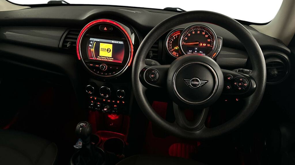 Mini Hatch 1.5 Cooper Classic II KX19XUT Red #6