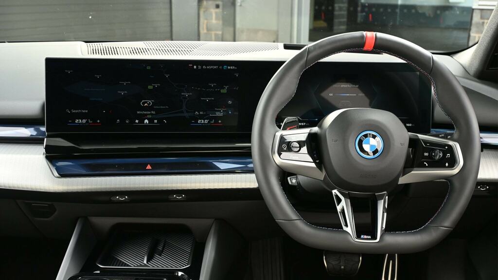 BMW i5 442Kw M60 Xdrive 84Kwh BL75ZHX Black #5