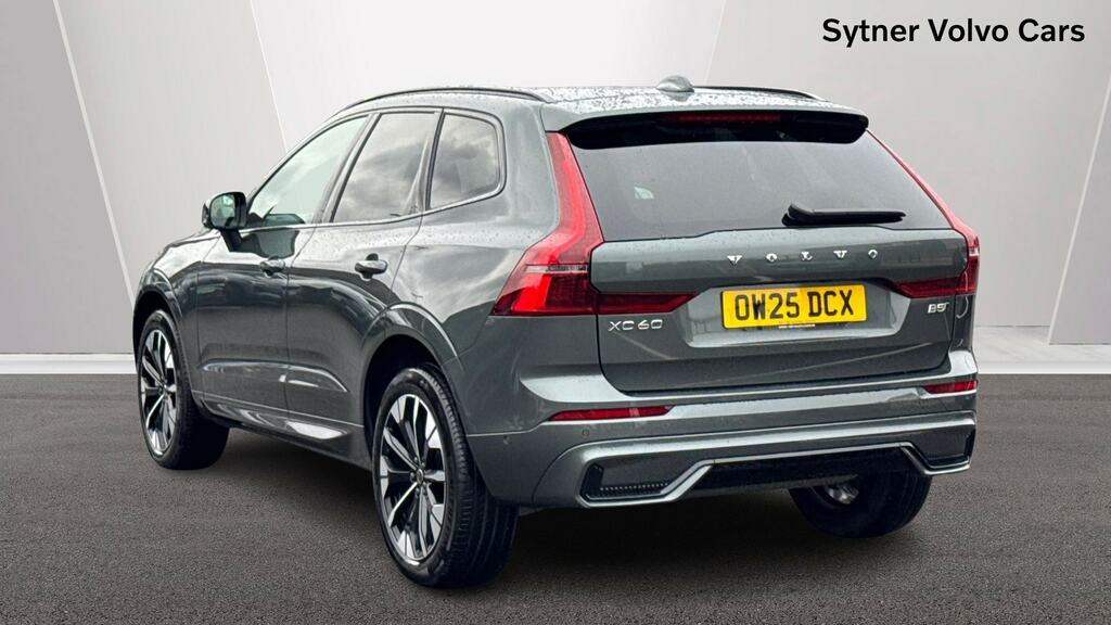 Volvo XC60 2.0 B5p Plus Dark Awd Geartronic OW25DCX Green #2
