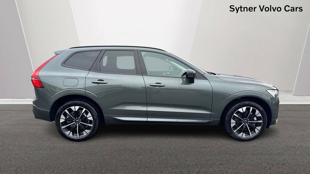 Volvo XC60 2.0 B5p Plus Dark Awd Geartronic OW25DCX Green #3