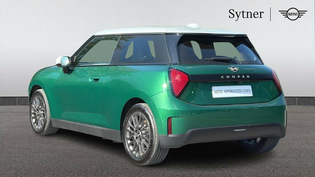 Mini Hatch 135Kw E Exclusive 41Kwh Green #2