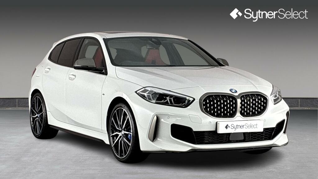 BMW 1 Series M135i Xdrive Step White
