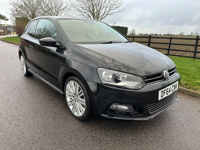 Volkswagen Polo Hatchback 1.4 Tsi Bluemotion Tech Act Bluegt 2014 DF64CNK White #3