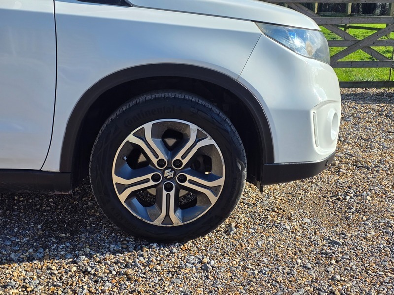 Suzuki Grand Vitara Sz5 White #4