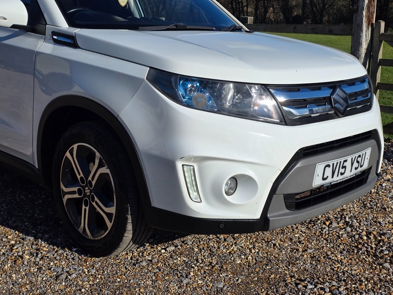 Suzuki Grand Vitara Sz5 White #2