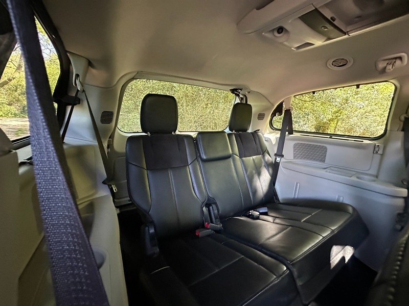 Chrysler Voyager Mpv Black #9