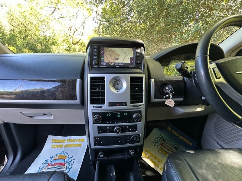 Chrysler Voyager Mpv Black #18