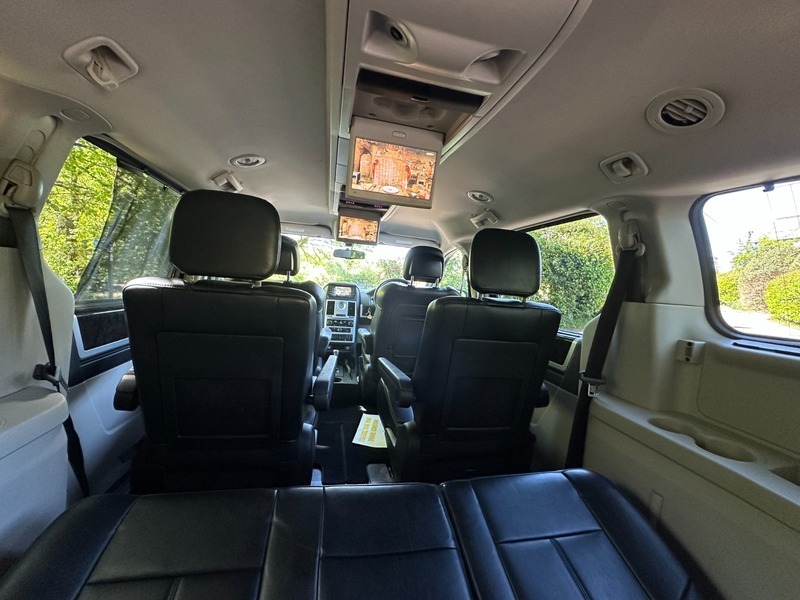 Chrysler Voyager Mpv Black #12